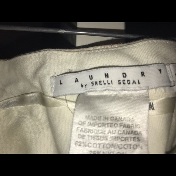 Hi, I'm Elizabeth. I love retro modern and boho. - Picture 7 of 8